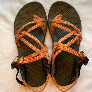 CHACO’S Double Strap Toe Loop Sandals Great Cond.